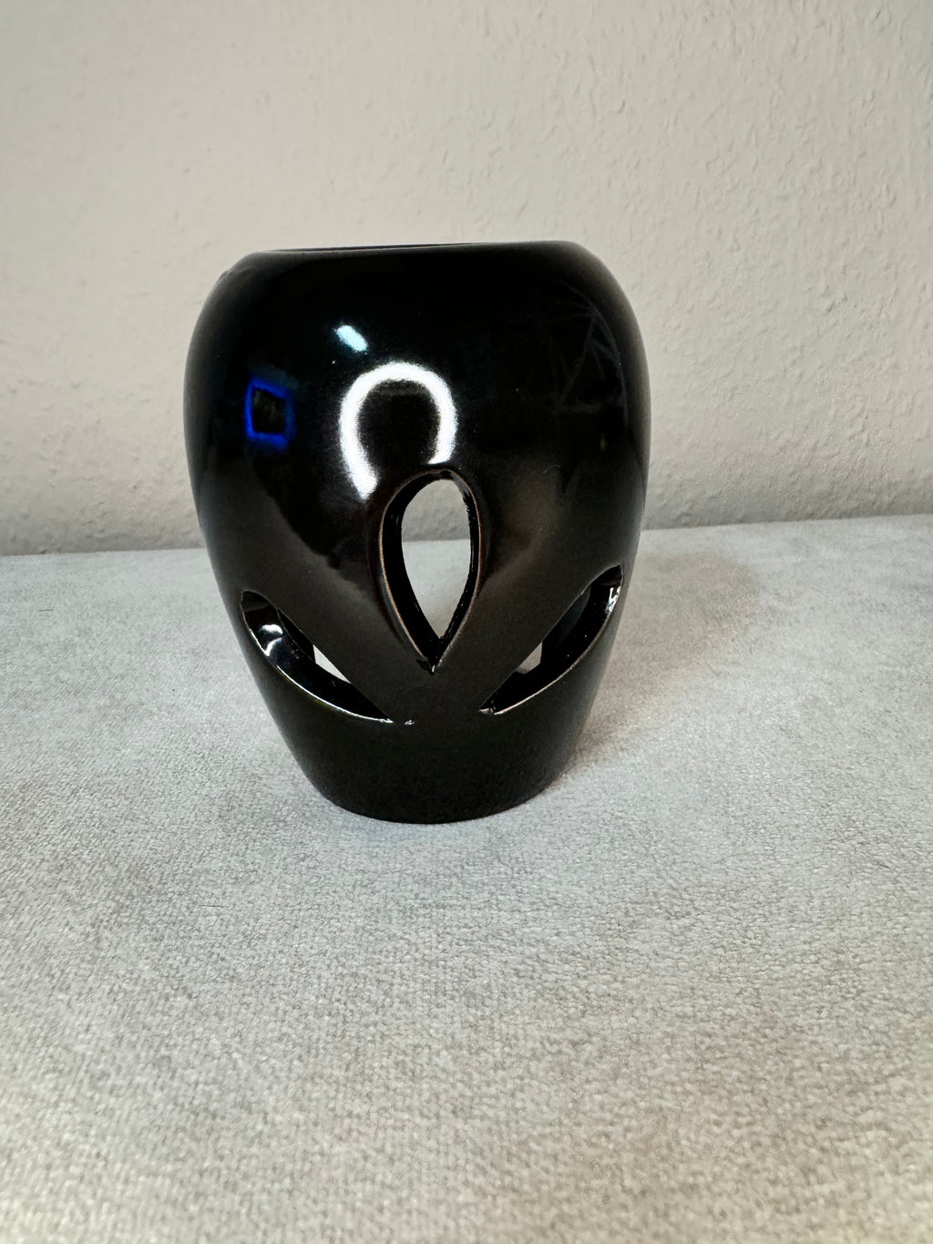 Duftlampe mit ausgestanzten Blumenblättern | Blumenduftlampe